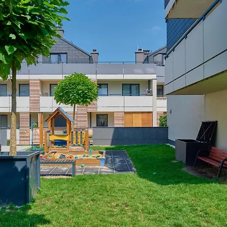 Apartament Spacious & Elegant Family With Parking Space & Ac In By Renters *